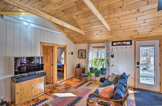 Hiking Trails On-Site: Cozy Falls Brook Cabin