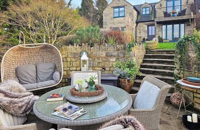 Hillcrest is a cosy haven for up to four guests.
