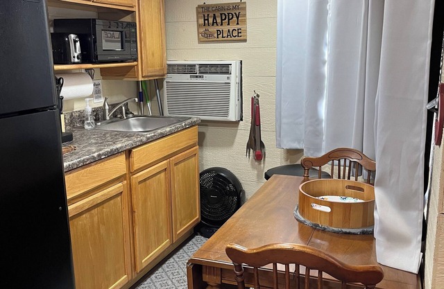 Hillenbrand Hideaway - Perfectly Located