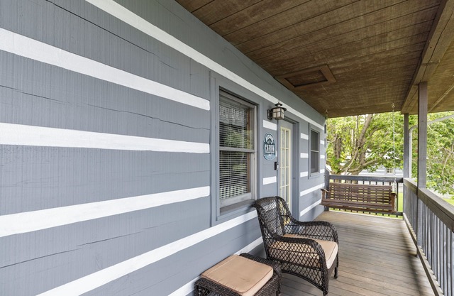 Hillside Hideout Log Cabin For 2! Cabin 10