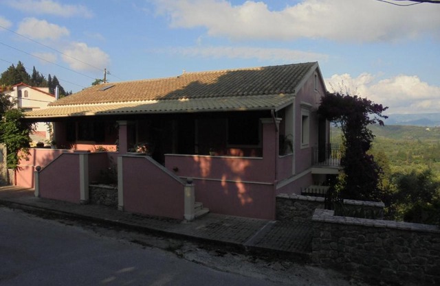 Hillsidehouse