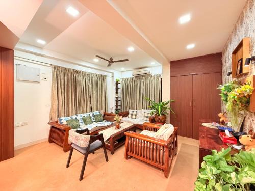 Hilltop Hideaway Party Friendly 4BHK Pool Villa by Spacez