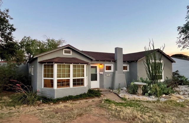 Historic 2-bedroom home in Central Midland