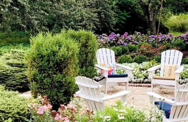 Historic, Antique Southern Maine Farmhouse For All Seasons - 5 mins to Portland!