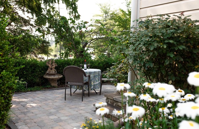 Historic Artist's Cottage on 5 Acre Property Near Blue Ridge Mts. and Wineries