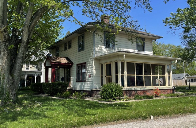 Historic Brownsburg Home- Close to parks, restaurants, and shops!