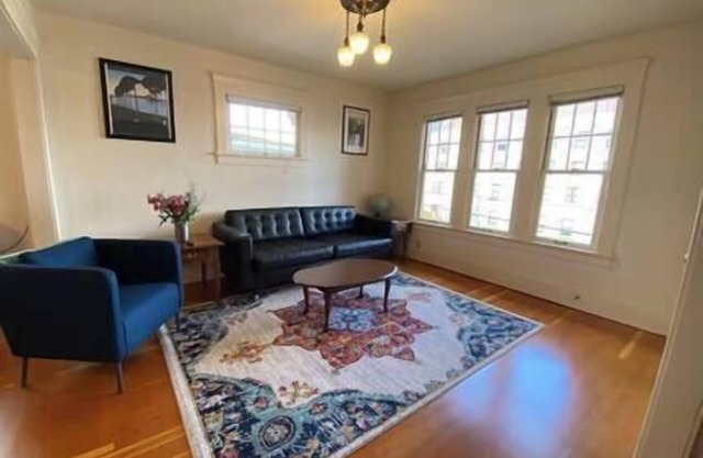Historic Downtown Riverview Flat, No. 3