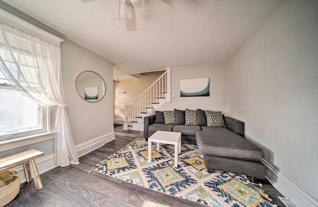 Historic Family Home 2 Mi to Lake Erie and Zoo!