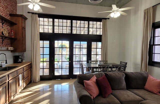 Historic Firehouse within a short stroll to Downtown Chandler, 2 beds, 1 bath,