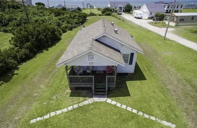 Historic Harkers Island Bungalow