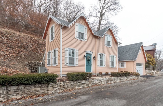 Historic Haven off the River Road