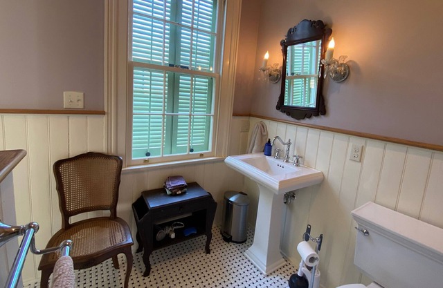 Historic Holy Cross Guest Suite with Pool & Jacuzzi