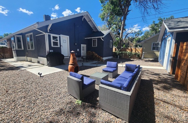 Historic Home w/Pikes Peak Views