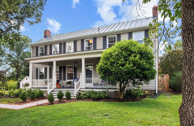 Historic spacious home in the heart of Upperville, VA