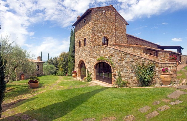 Historic Stone House Casanova with Pool & close to Seaside