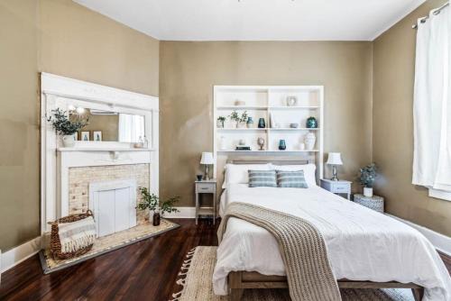 Historic Suite Unit 1 Downtown Macon