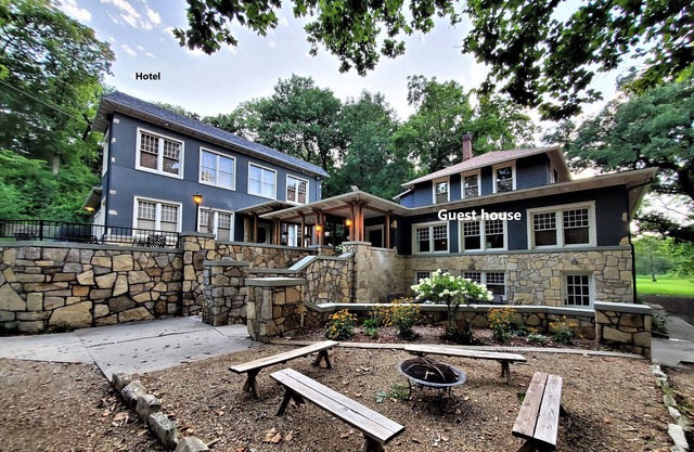 Historic Sycamore Springs Resort Guesthouse