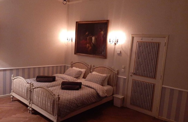 HISTORIC UNIQUE GROUND FLOOR APARTMENT