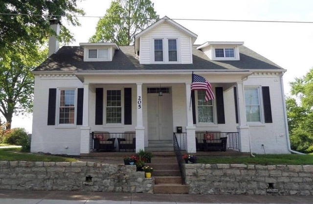 *Historical* The Guest House on Locust