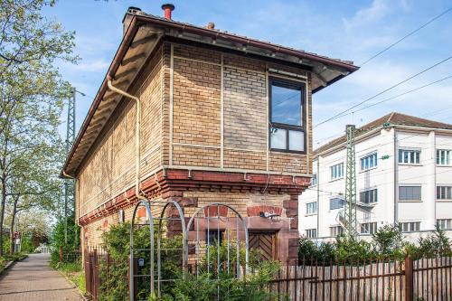 Historisches Stellwerk mit Garten in bester Innenstadtlage & Boxspringbetten nahe der Schweizer Grenze