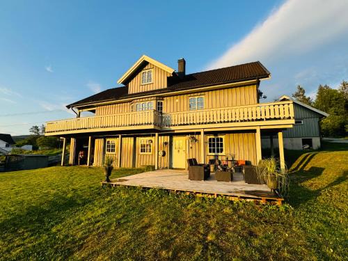 Hjemmekoselig leilighet i underetasje