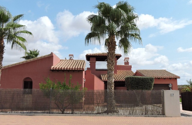 HL 036 Luxury 3 bedroom villa, high standard