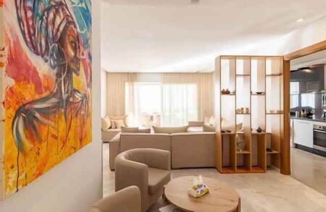 HM41 | Luxury and design with residential pool