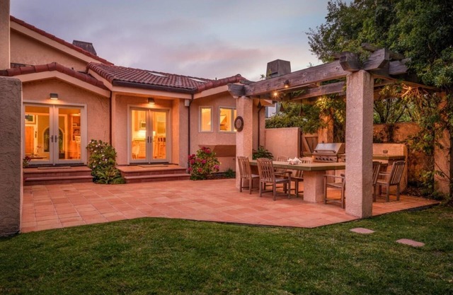 HMB Coastal retreat with Hot Tub and EV Charging!