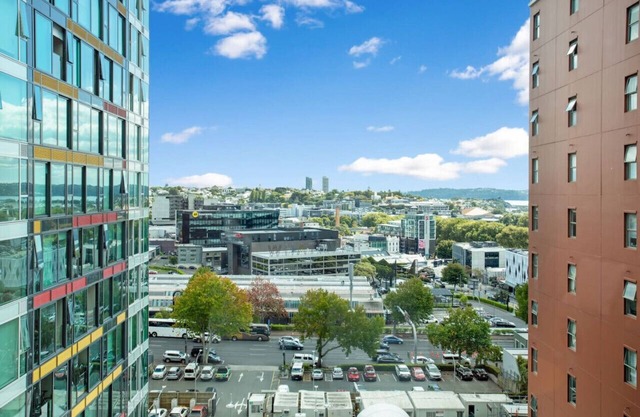 Hobson's Apartment with Pool and View
