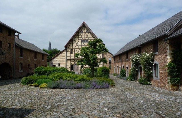 Hof van Eggertingen nr. 8