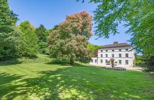 Holcombe House - Five Bedroom House, Sleeps 11
