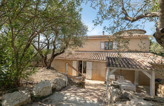 Holiday Home 'Gîte 2 - Les Oliviers' with Wi-Fi