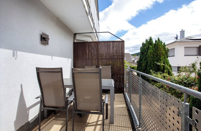 Holiday Apartment "Haus Castellblick" with Mountain View, Balcony & Wi-Fi