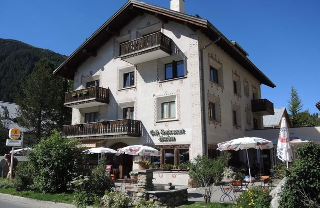 Holiday apartment La Punt-Chamues-ch for 1 - 6 persons with 2 bedrooms - Holiday apartment
