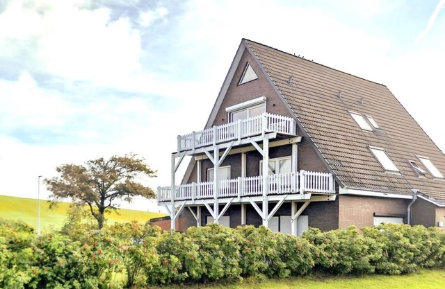 Holiday Apartment 'Friedrichskoog Spitze' with Private Terrace and Wi-Fi
