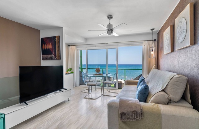 Holiday Apartment '51 Avenue Playa Honda' with Sea Views, Terrace and Wi-Fi
