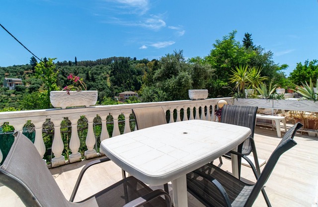 Holiday Apartment "Ariel Apartment 1" with Sea View, Balcony, Shared Garden & Wi-Fi