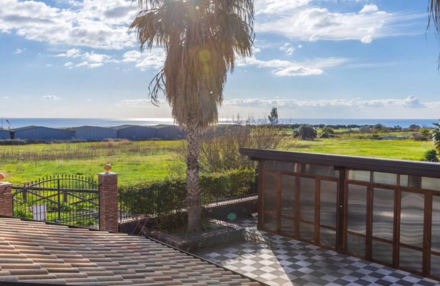 Holiday Apartment "Casa Margherita Vista Etna" with Sea View, Shared Pool & Terraces
