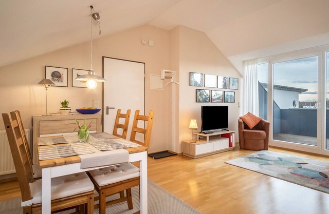 Holiday Apartment "Schwippl" with Balcony and Wi-Fi