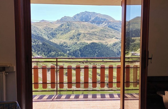 Holiday Apartment 'Bilocale 200mt Dagli Impianti' near Slopes with Private Balcony