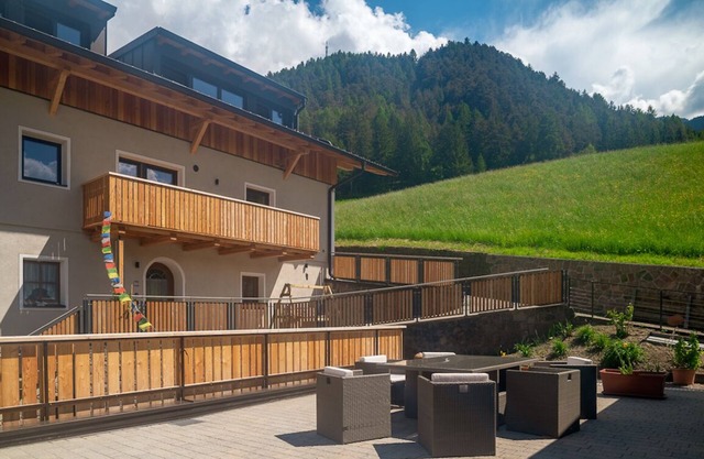 Holiday Apartment "Planerhof Apartment Lilie" with Mountain View, Shared Terrace and Wi-Fi