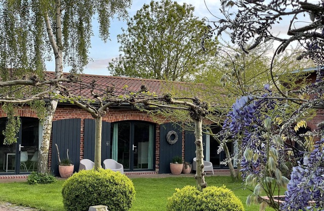 Holiday Apartment "Vier" with Garden & Wi-Fi