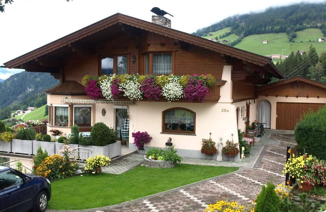 Holiday apartment with view of the mountains