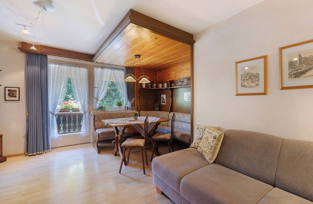 Holiday Apartment with Balcony and Wi-Fi