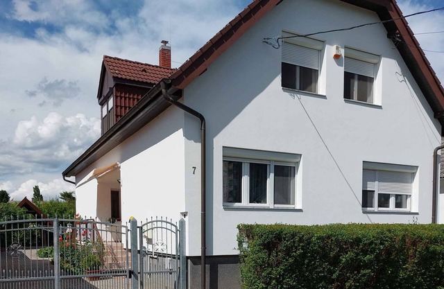 Holiday apartment with gazebo