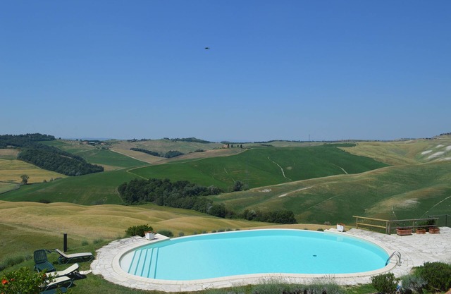Holiday apartment with swimming pool, strade bianche, swimming pool, view