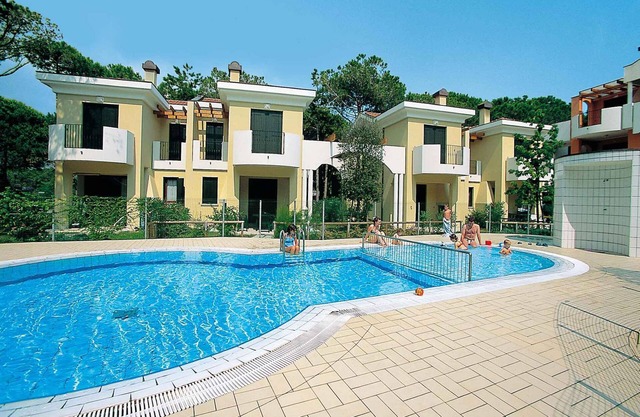 Holiday apartment with garden and air conditioning