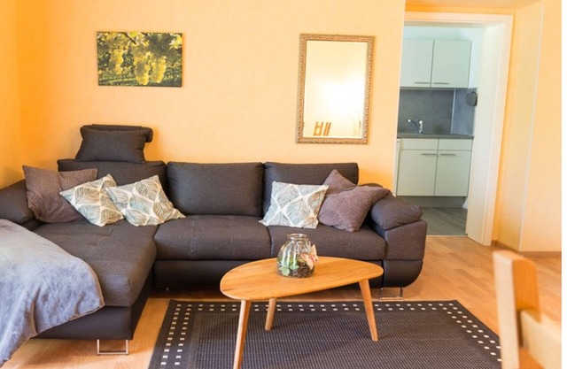 Holiday flat ‘Silvaner’ with private balcony, shared terrace and communal garden