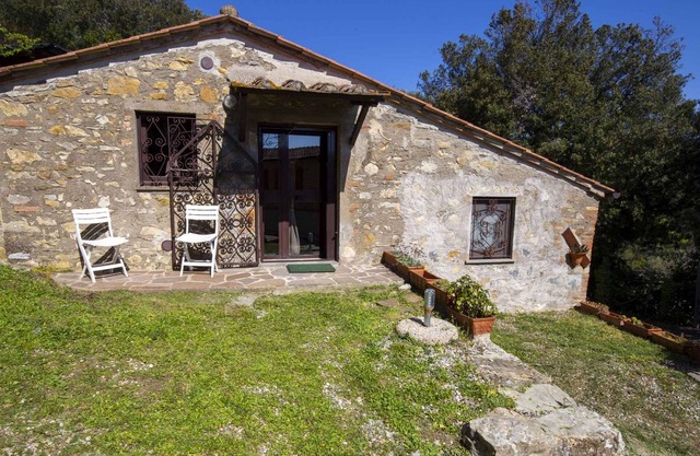 Holiday home at the edge of the forest with parking