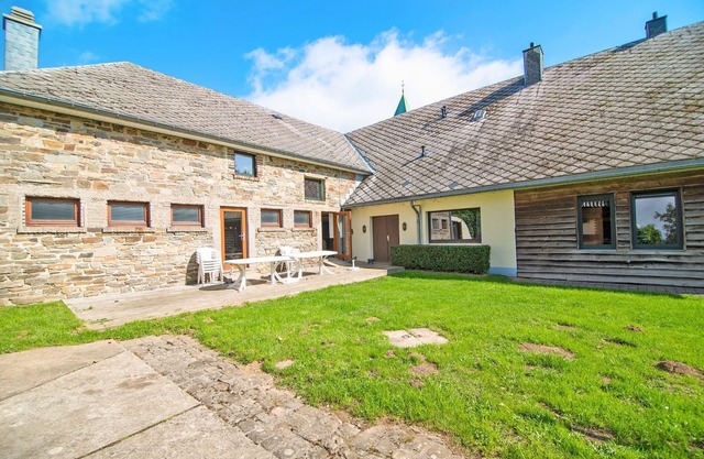 Holiday Home in Sourbrodt with Pool & Sauna